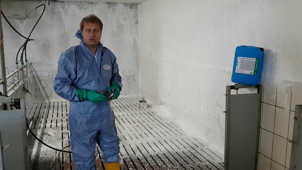 Anwendung von DESINTEC® StallClean Profi